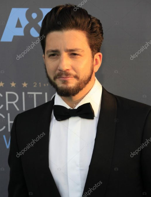 John Magaro Biography, Height, Age, Movies, Wife, Net Worth 2024
