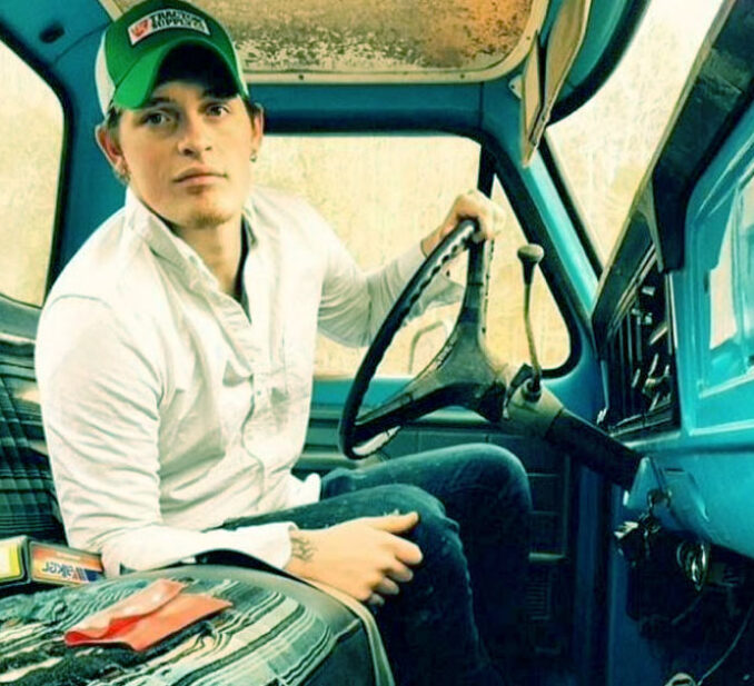 Ryan Upchurch Net Worth 2023, Age, Height, Wife, YouTube, site Bio